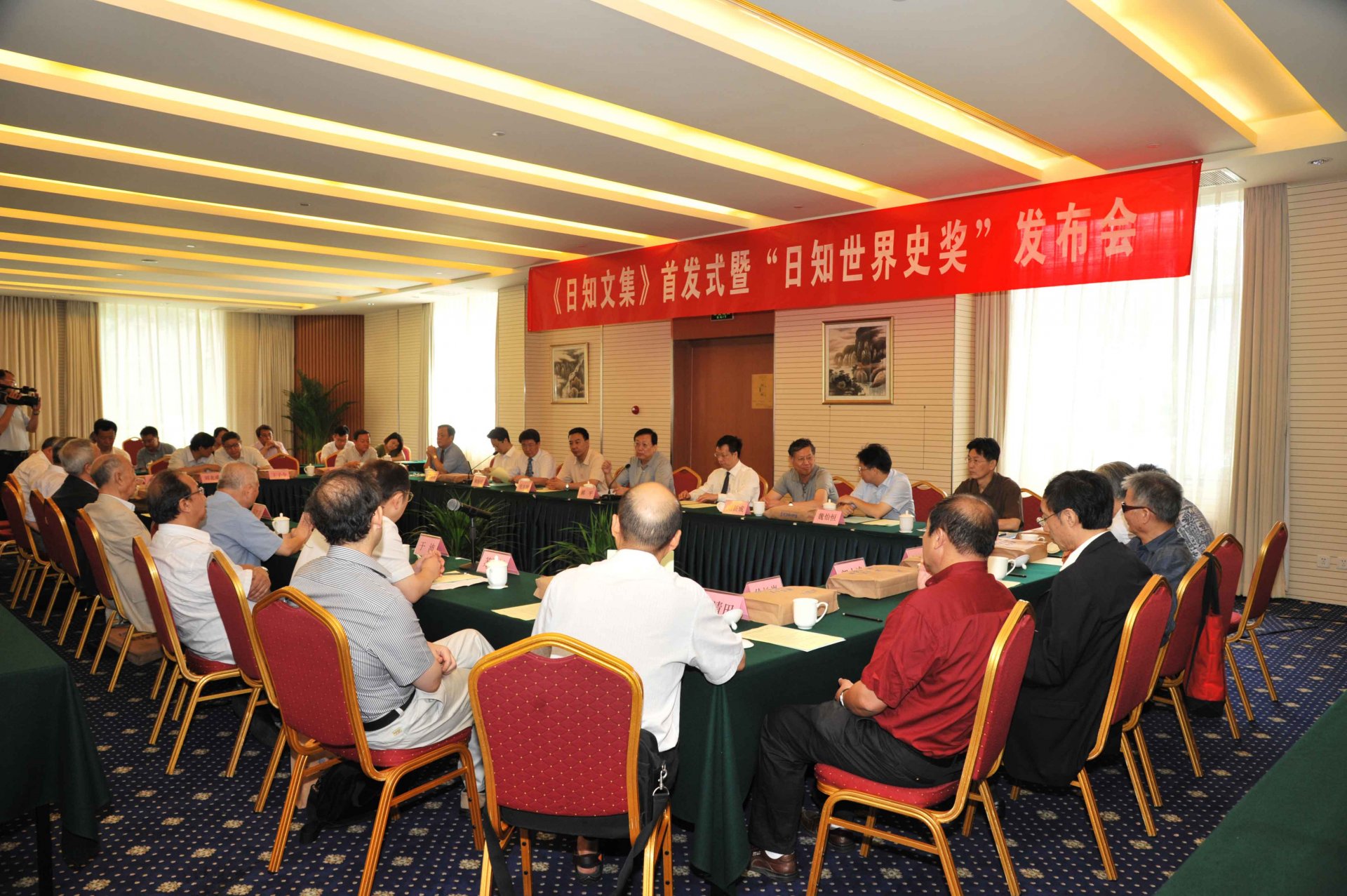 2000年被评为长春市知名教授